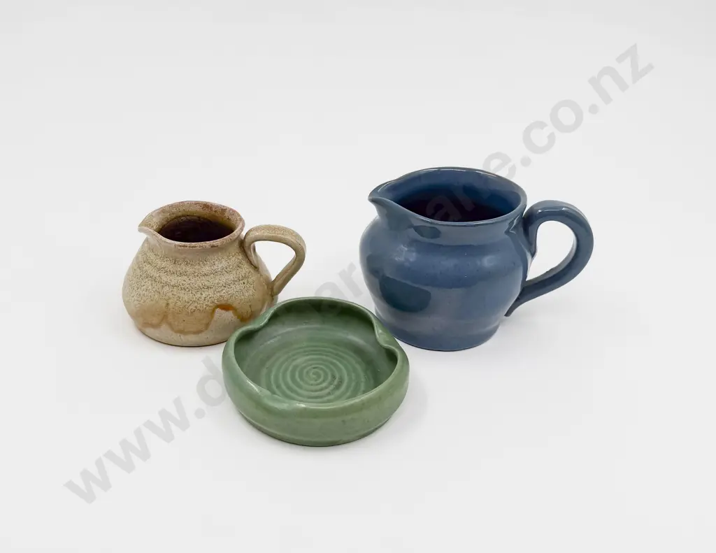 Two Parker Pottery Jugs & Pin Dish Image 1++