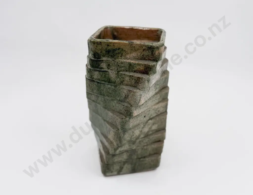 Pottery Vase Image 1++