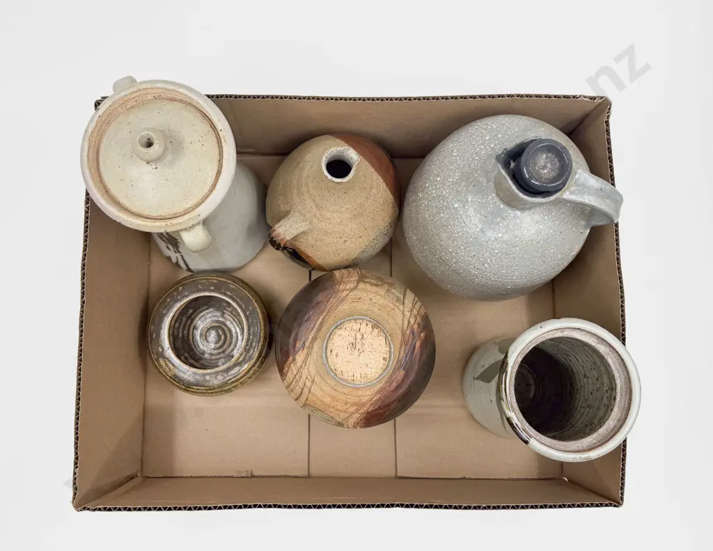 Box Quantity of Assorted NZ Pottery (some a/f) Image 1++
