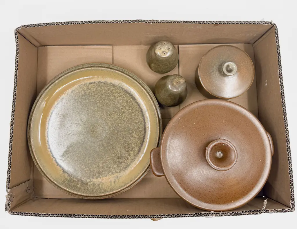 Temuka Part Dinner Set Image 1++
