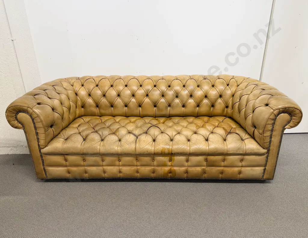 Deep Buttoned Chesterfield Sofa Image 1++
