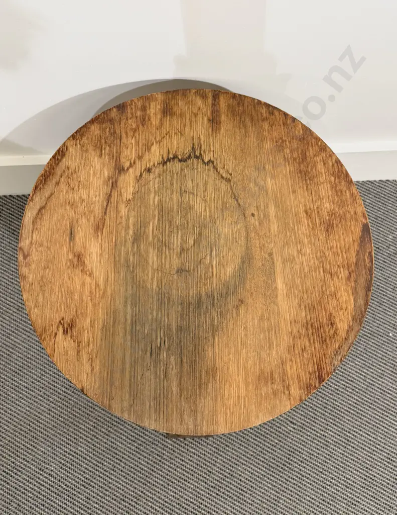 Small Arts & Crafts Oak Circular Occasional Table Image 1++