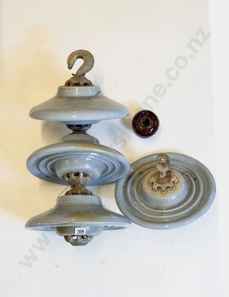 Set Four Large ceramic Pylon Insulators & Small Insulator Image 1++