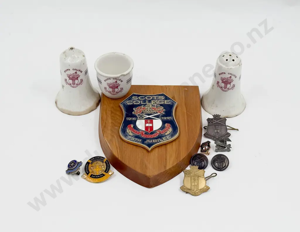 Scots College Crest with Crested China and School Badges (8) Image 1++