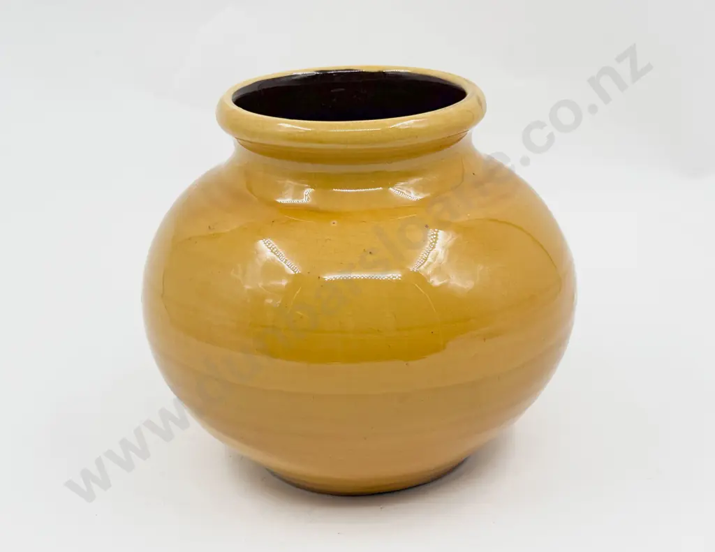 C H Brannam Barnstaple (Ltd Company in 1914) Glazed Pottery Vase Image 1++