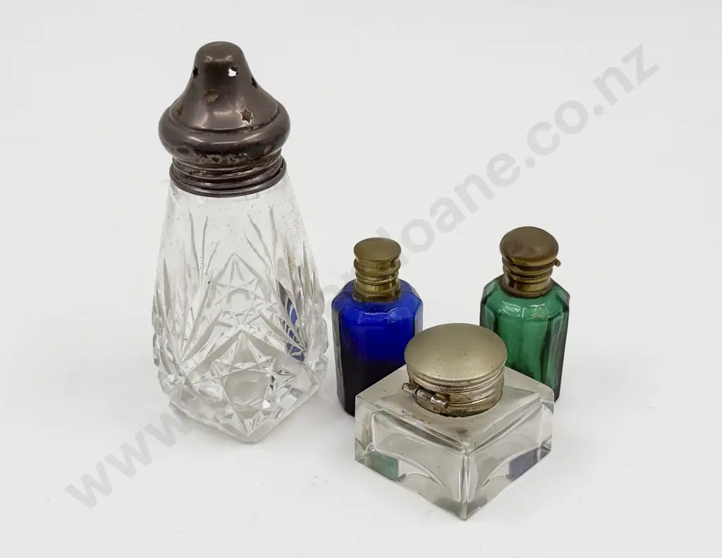 S/S Topped Sugar Caster Image 1++