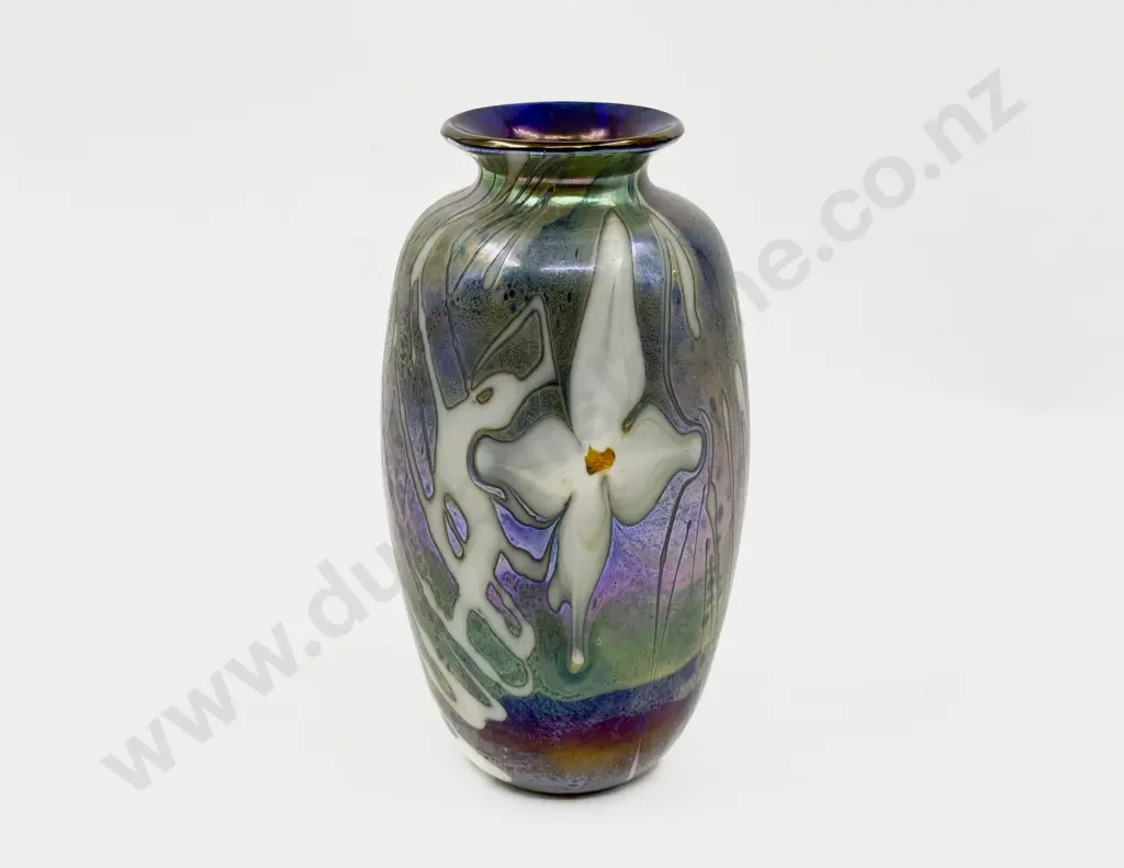 Stephen Fellerman '78 Iridescent Art Glass Vase Image 1++