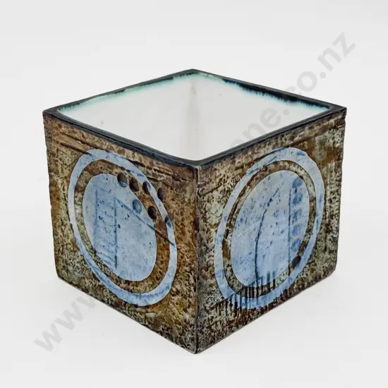 Troika Cube Pot