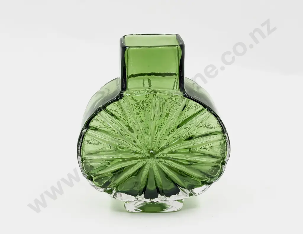 Whitefriars 'Sunburst' 9676 Pattern Geoffrey Baxter Design Meadow Green Textured Vase Image 1++