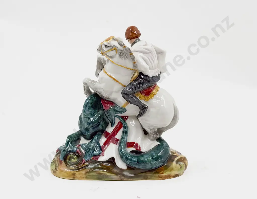 Royal Doulton St George HN2051 Figure Image 1++