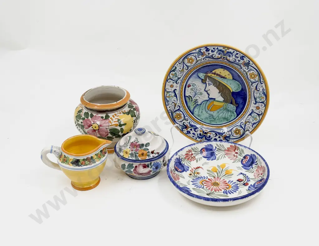 Five Various Pieces Decorative Italian Pottery Image 1++
