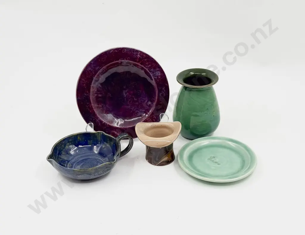 Baron Three Pottery Pots & Two Various Plates Image 1++