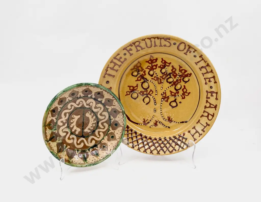 Glazed Terracotta Motto Ware Fruit Dish & Other Image 1++