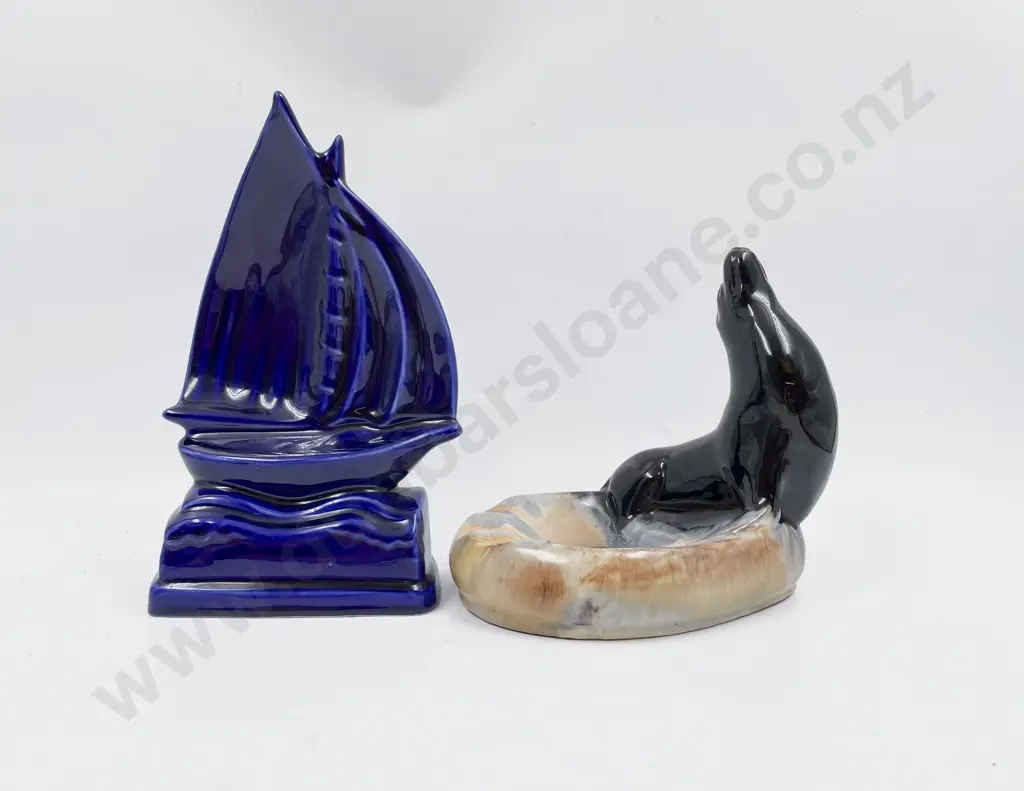 A Seal Form Soap Dish Together with Glazed Boat Ornament Image 1++