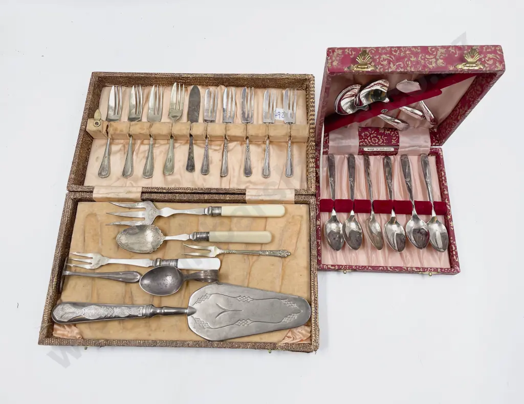 Quantity of Assorted Boxed Cutlery Image 1++