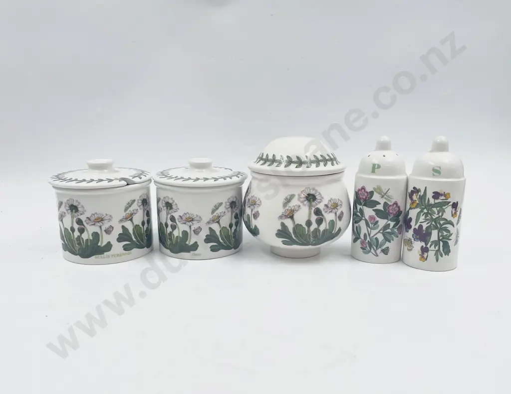 Small Quantity of Assorted Portmeirion Image 1++