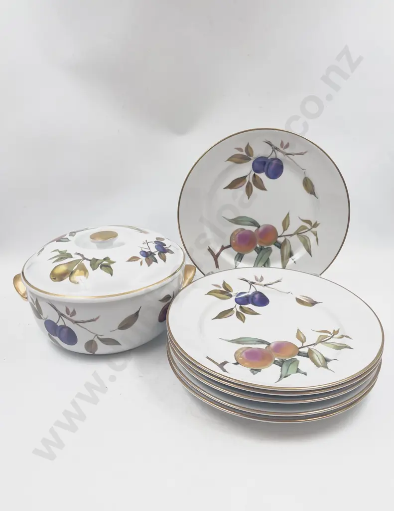 Quantity of Royal Worcester Evesham Pattern China Image 1++