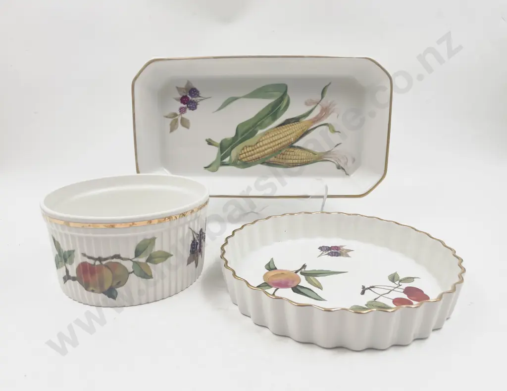 Three Pieces of Royal Worcester Evesham Pattern China Image 1++