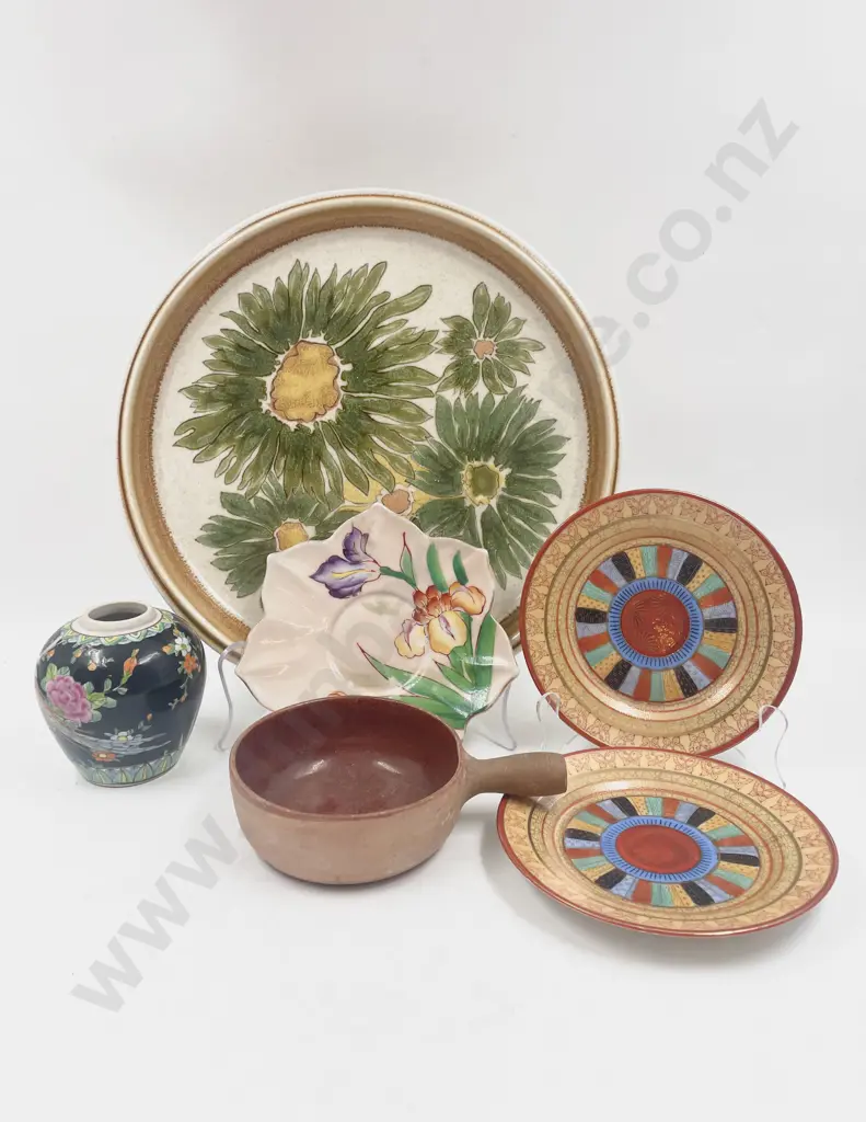 Quantity of Assorted China & Stoneware Plates Image 1++