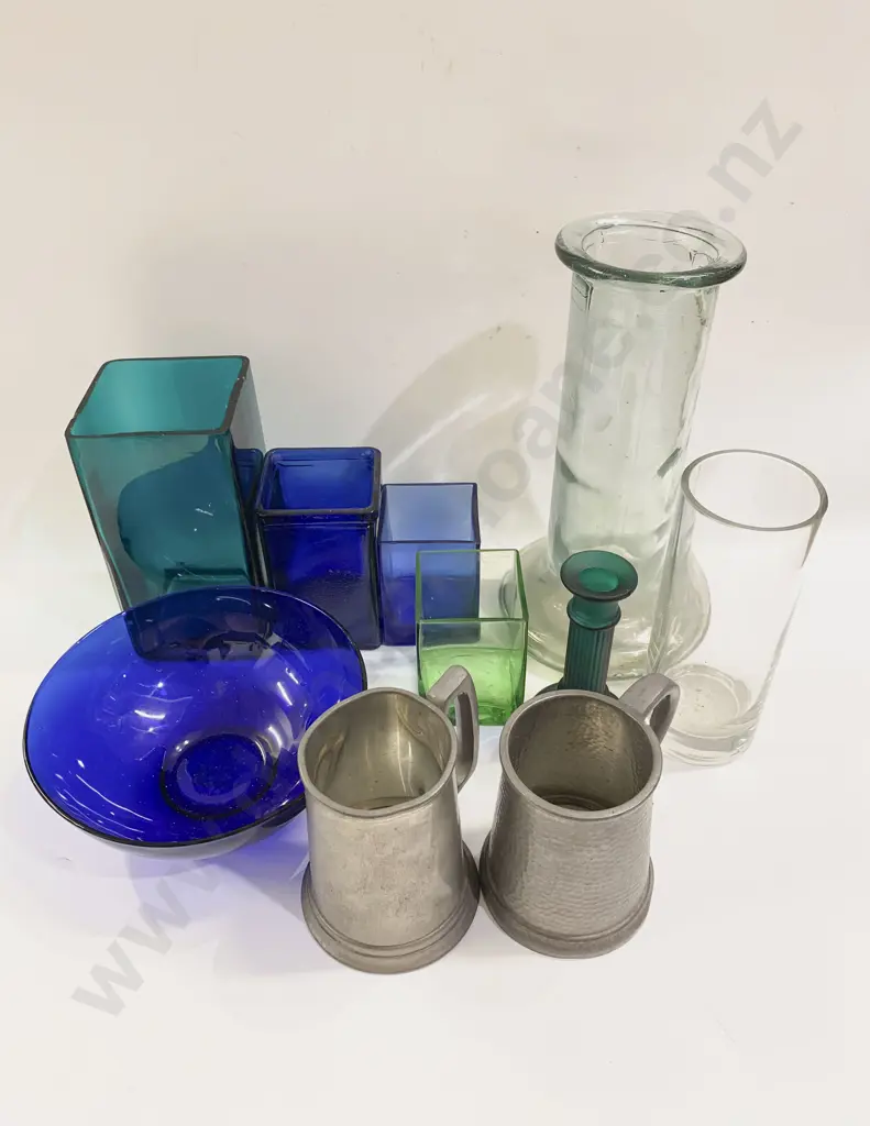 Quantity of Assorted Vases etc Image 1++