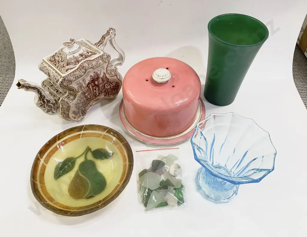 Box Quantity of Assorted including Cheese Dish & Cover etc Image 1++