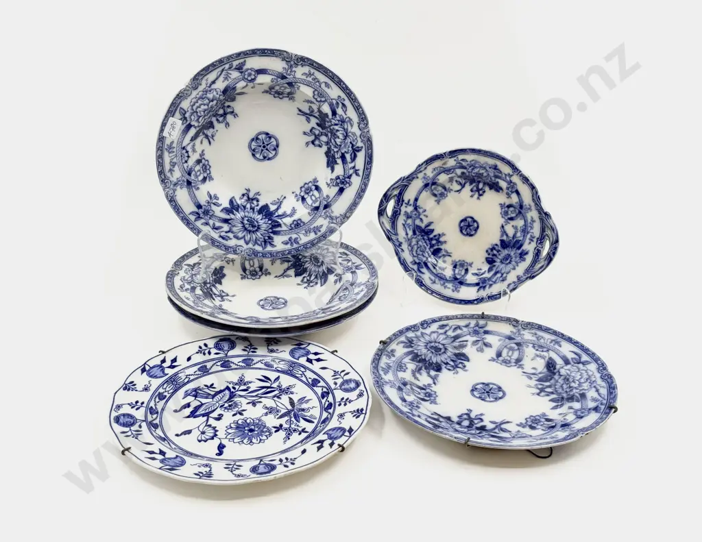 Quantity of Assorted Victorian Blue & White China Image 1++