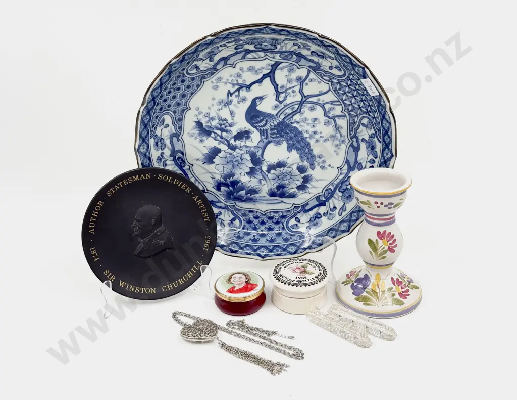 Large Blue & White Shallow Bowl & Assorted Image 1++