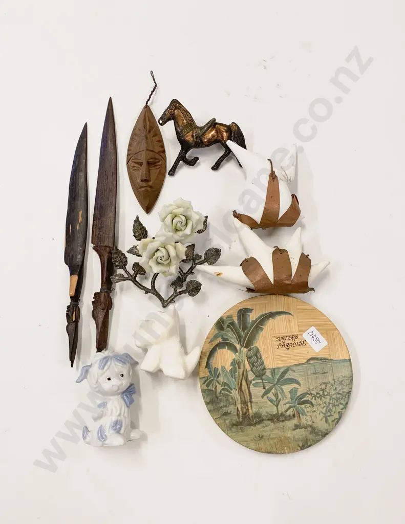 Boxed Quantity of Assorted Ornaments Etc Image 1++