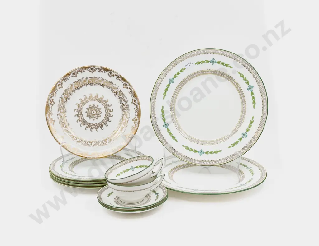 Quantity of Assorted Mintons Dinner China Etc Image 1++