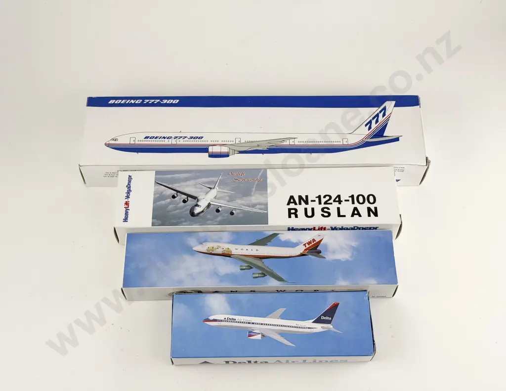 Four Aviation Inflight Scale Models Image 1++