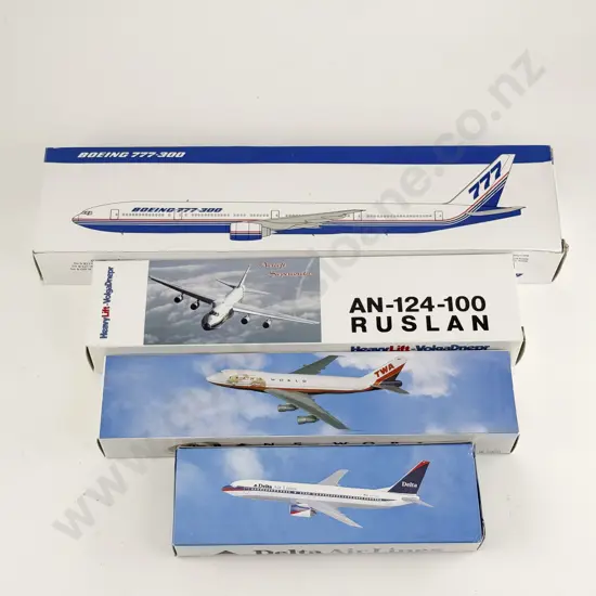 Four Aviation Inflight Scale Models