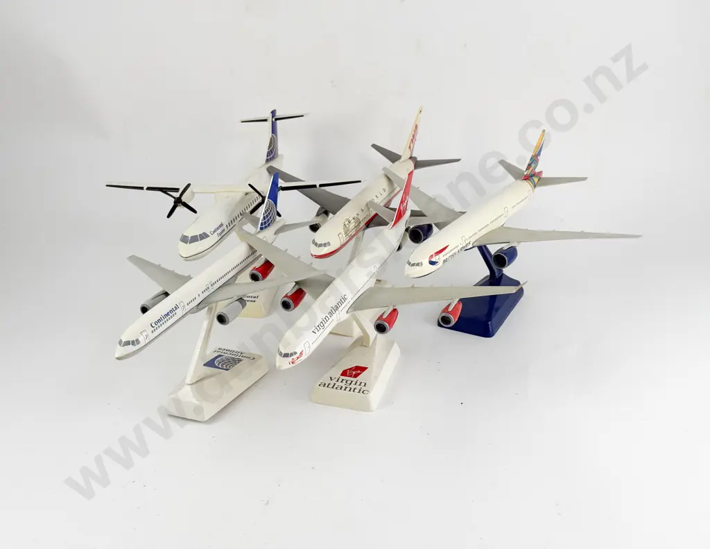 Five Unboxed Aviation Inflight Scale Models Image 1++