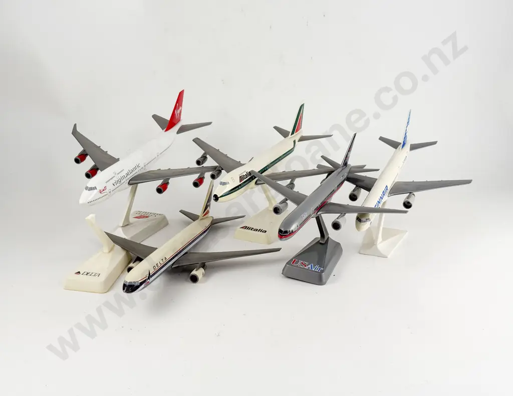 Five Unboxed Aviation Inflight Scale Models Image 1++