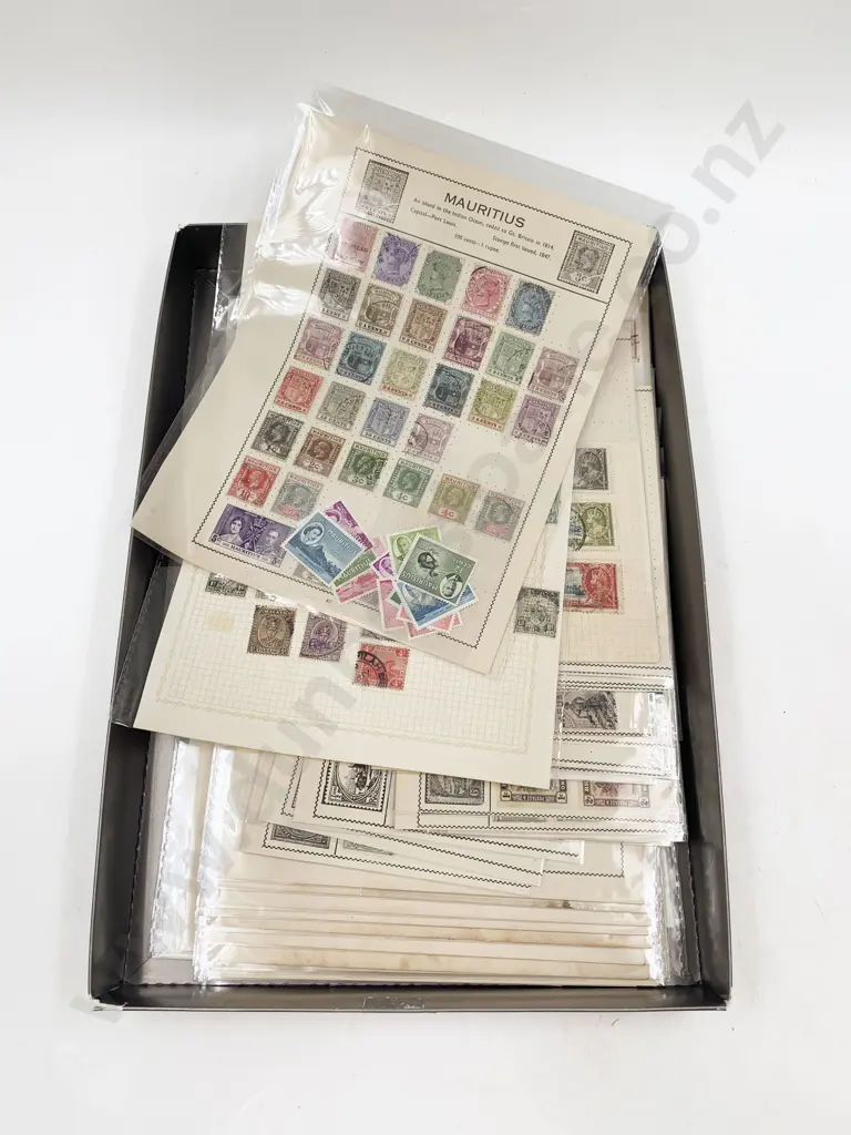 Pre-decimal Queen Victoria to EIIR assorted British Territories Stamps Image 1++
