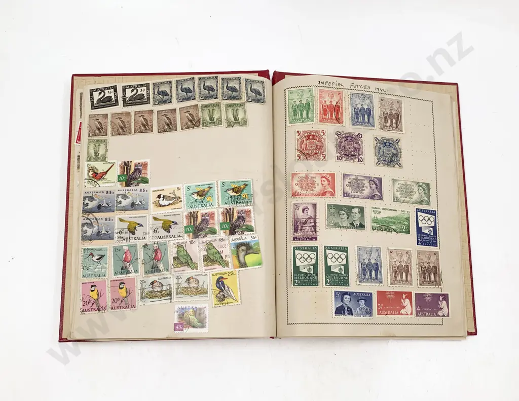 Australia Vintage Stamp Album and South Australia Victoria Stamps (18) Image 1++