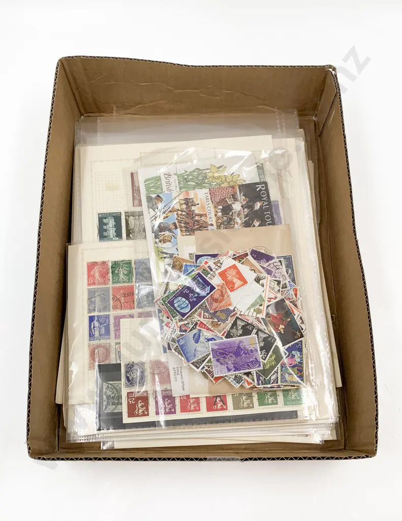 Vintage World including  Britain - Japan - Australia - Europe loose Stamp Album Pages Image 1++