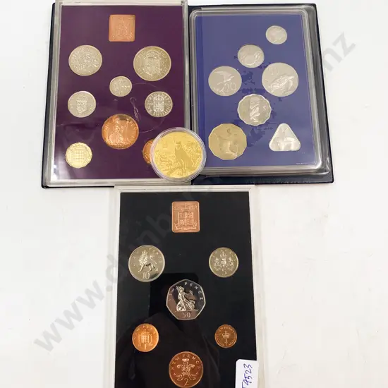 UK1979 1971 Unc Coin Sets Cook Islands 1988 Proof Coin Set and Gold Plated Year of the Dog Coin