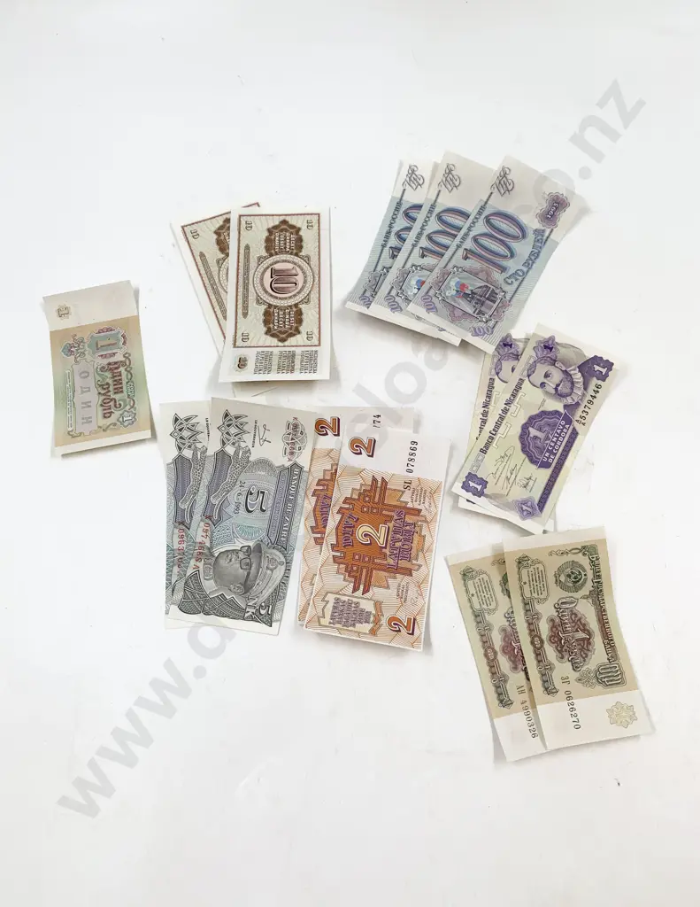 Ecuador Bolivia Bosna Brazil Zaire Guyana and other world bank notes Image 1++