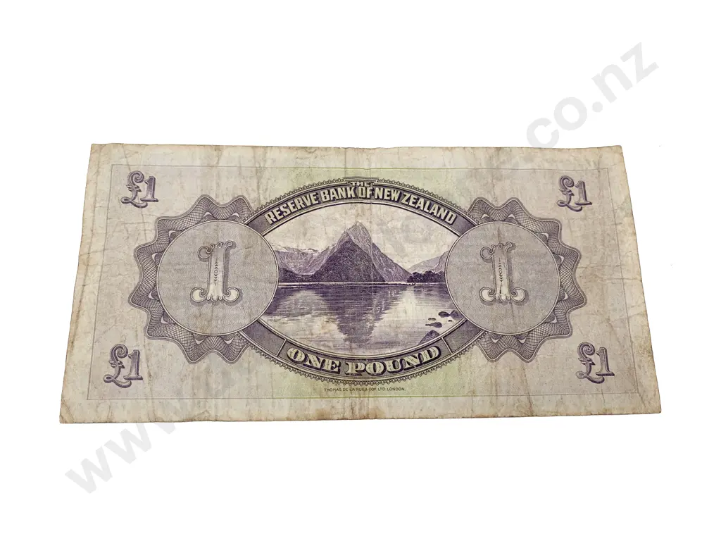 NZ One Pound Note signed Lefeaux Image 1++