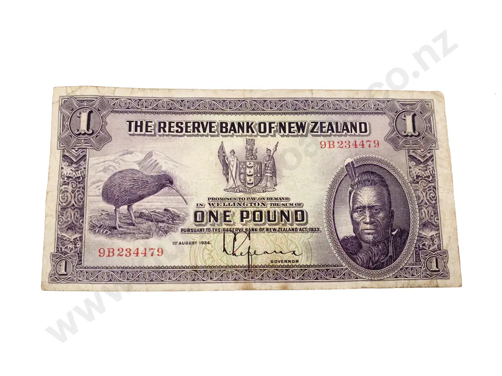 NZ One Pound Note signed Lefeaux Image 1++