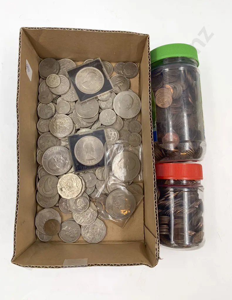 NZ Qty Mainly Old Decimal Coinage Image 1++