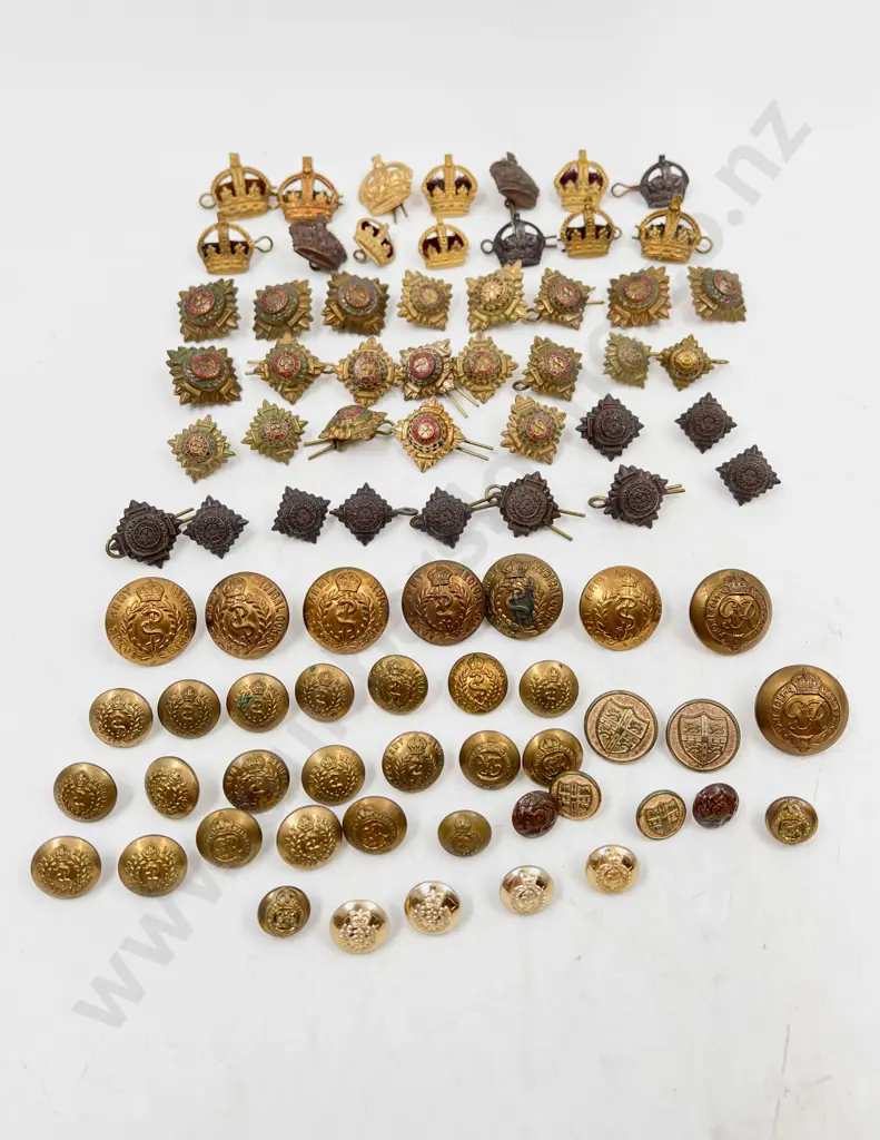 Qty Brass Buttons and Officer Rank Star Shoulder Pips Image 1++
