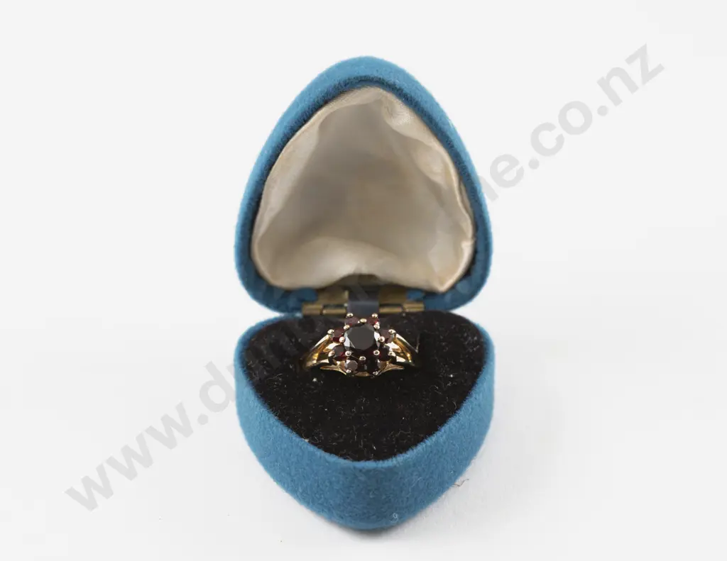 9ct Nine Stone Garnet Floret Cluster Ring Image 1++