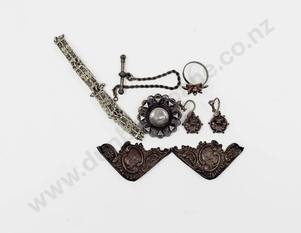 Floral Filigree Ring and Bracelet with Antique Pendant Drop Earrings and Others Image 1++