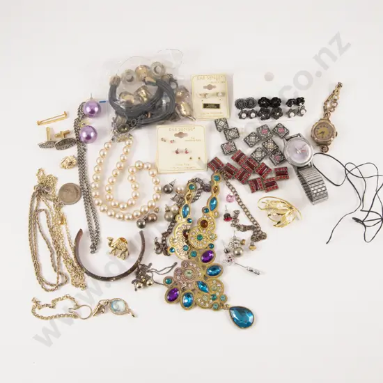 Collection of Costume Jewellery and Loose Beads