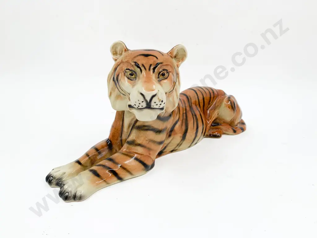 Ceramic Tiger Ornament Image 1++