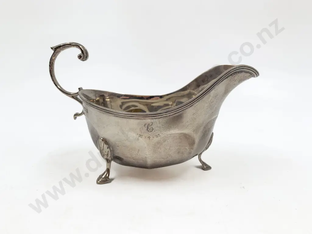 S/S Gravy Boat Image 1++