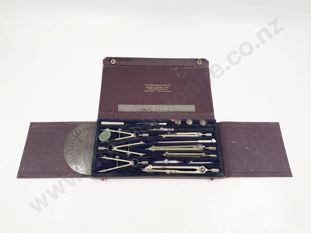 Vintage Compass Set Image 1++