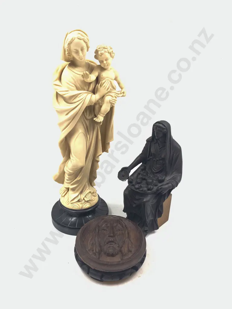 Small Quantity of Assorted & Wall Hanging Image 1++