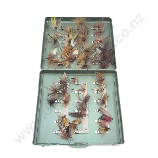 Small Quantity of Assorted Vintage Fly Fishing Hooks in Metal Case